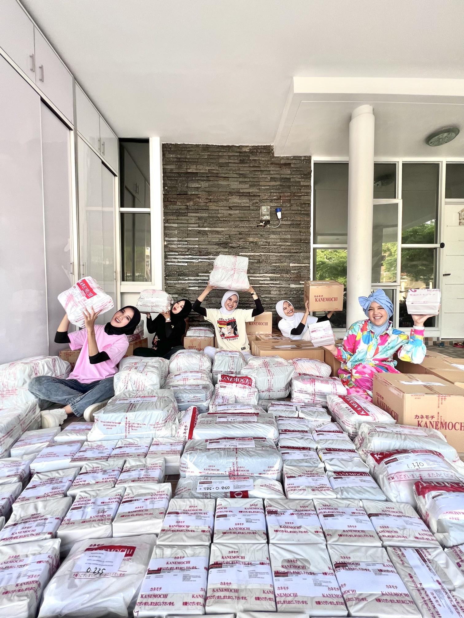 KANEMOCHI T-SHIRT / KAOS PREMIUM MOTIF YOUKOSO JAP... - Gambar 5